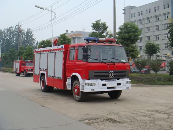 東風牌四噸泡沫消防車