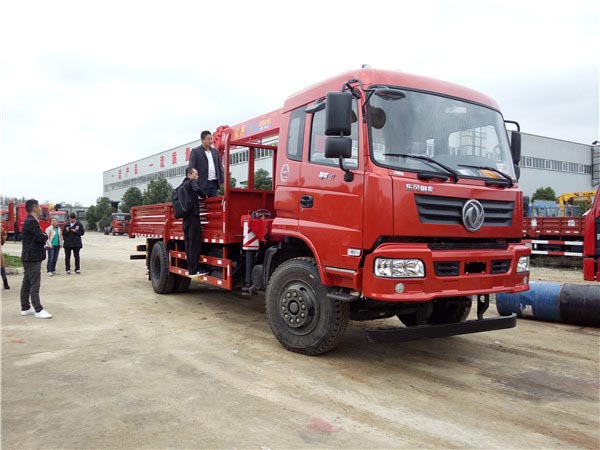 東風御虎長興5噸隨車吊圖片1