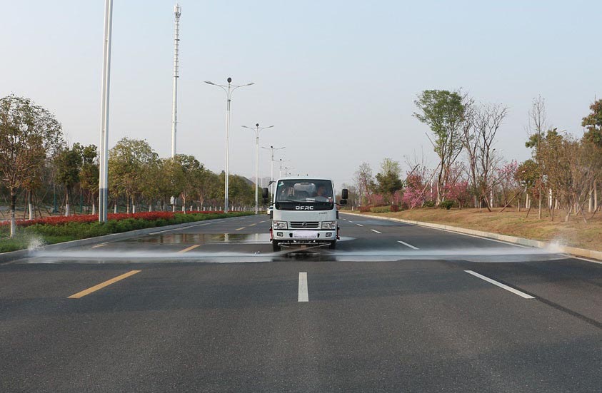 熱銷5噸東風環衛灑水車圖片2