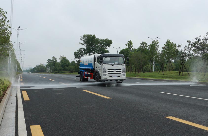 10噸時風灑水車